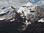 68 Bella vista verso la Val Terzera con Siltri a sx e Cavallo a dx